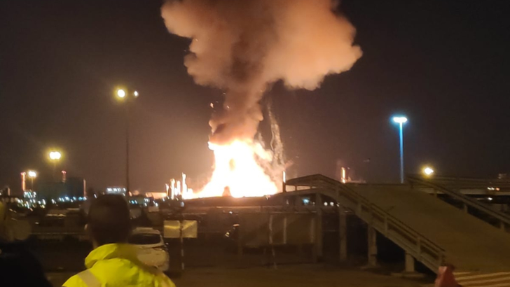 VIDEO Explozie la o uzină chimică din Spania. Cel puțin 4 persoane sunt rănite